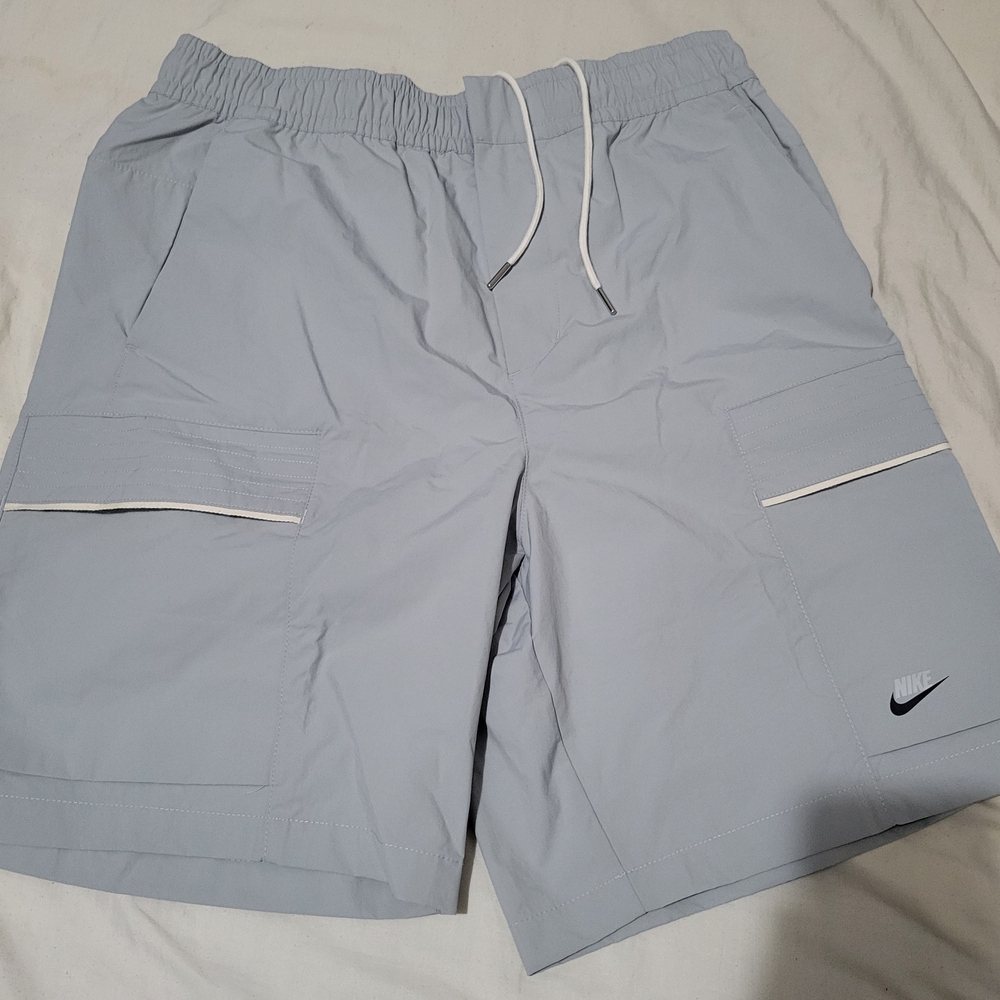 Nike Sportswear Essentials Woven Utility Light Grey Shorts Men's Small